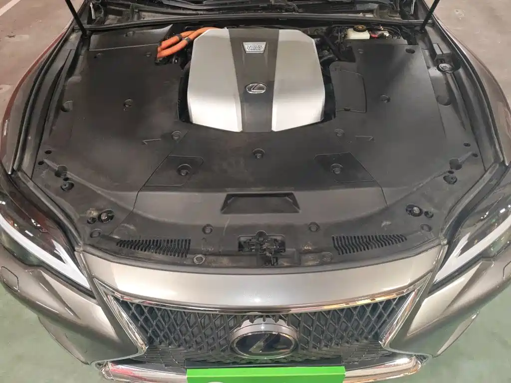 LEXUS LS