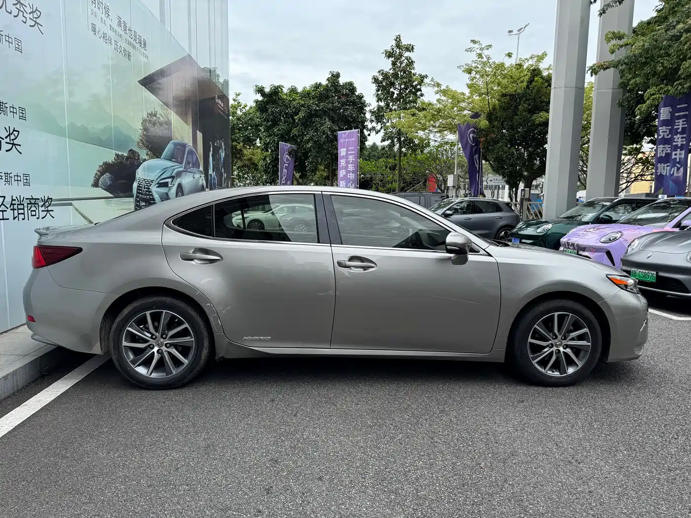 Lexus ES 2015 300h Comfort Edition фото 14