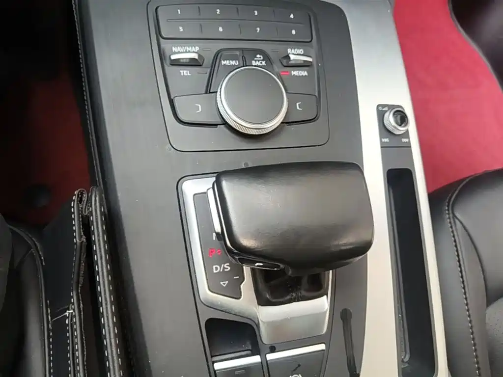Audi Q5L 2020 Facelift 40 TFSI Honor Progressive фото 14