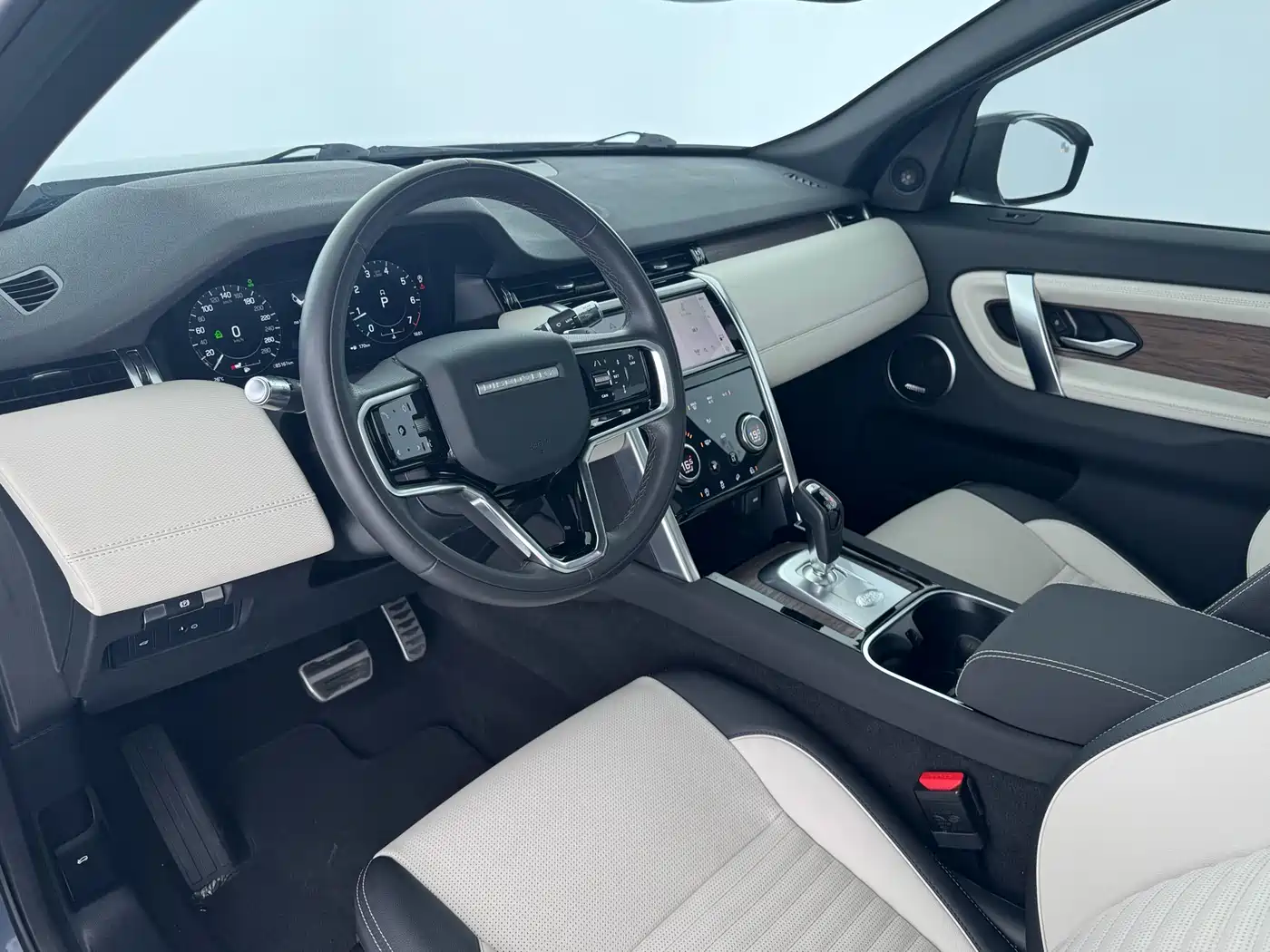 Land Rover Discovery Sport 2022 Model Facelift 249PS R-Dynamic SE Performance Tech Edition 5-seater фото 5