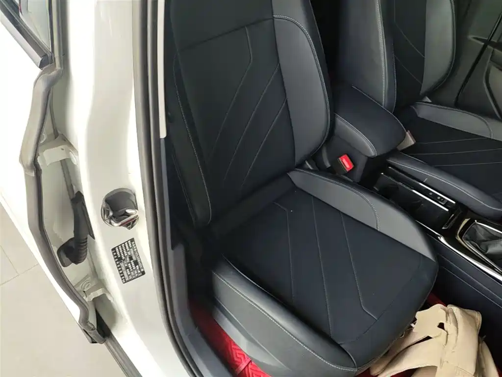 Volkswagen Tharu 2025 New Edge 300TSI Enjoyment Edition фото 25