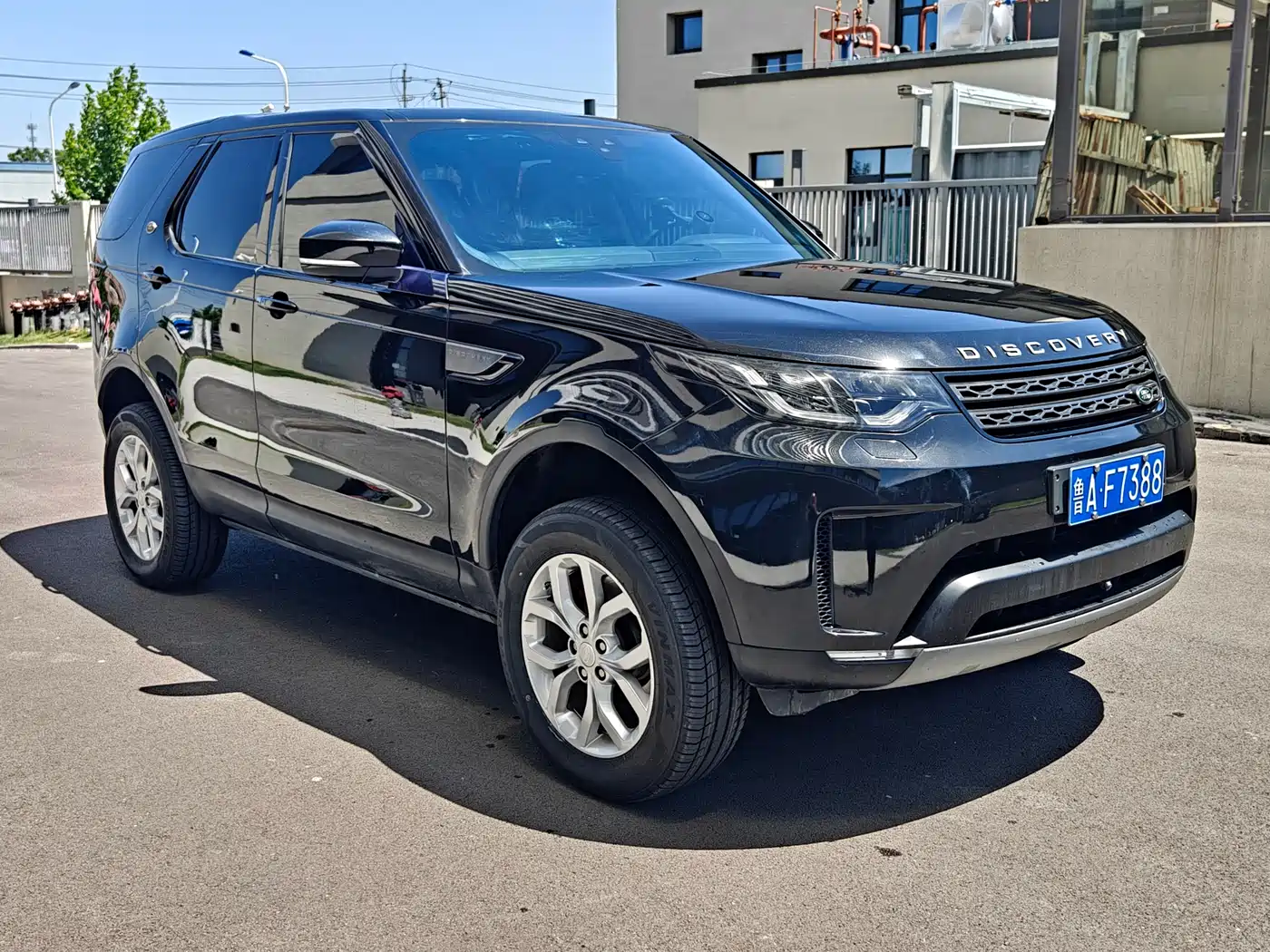 Land Rover Discovery 2017 3.0 SC V6 SE фото 3