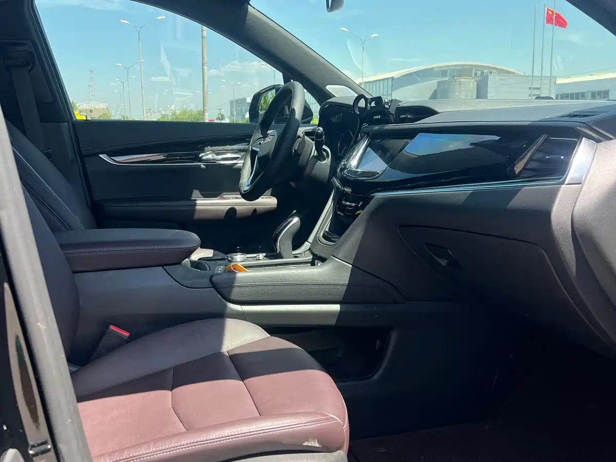 Cadillac XT6 2021 2.0T 6-Seater 2WD Luxury Edition фото 11