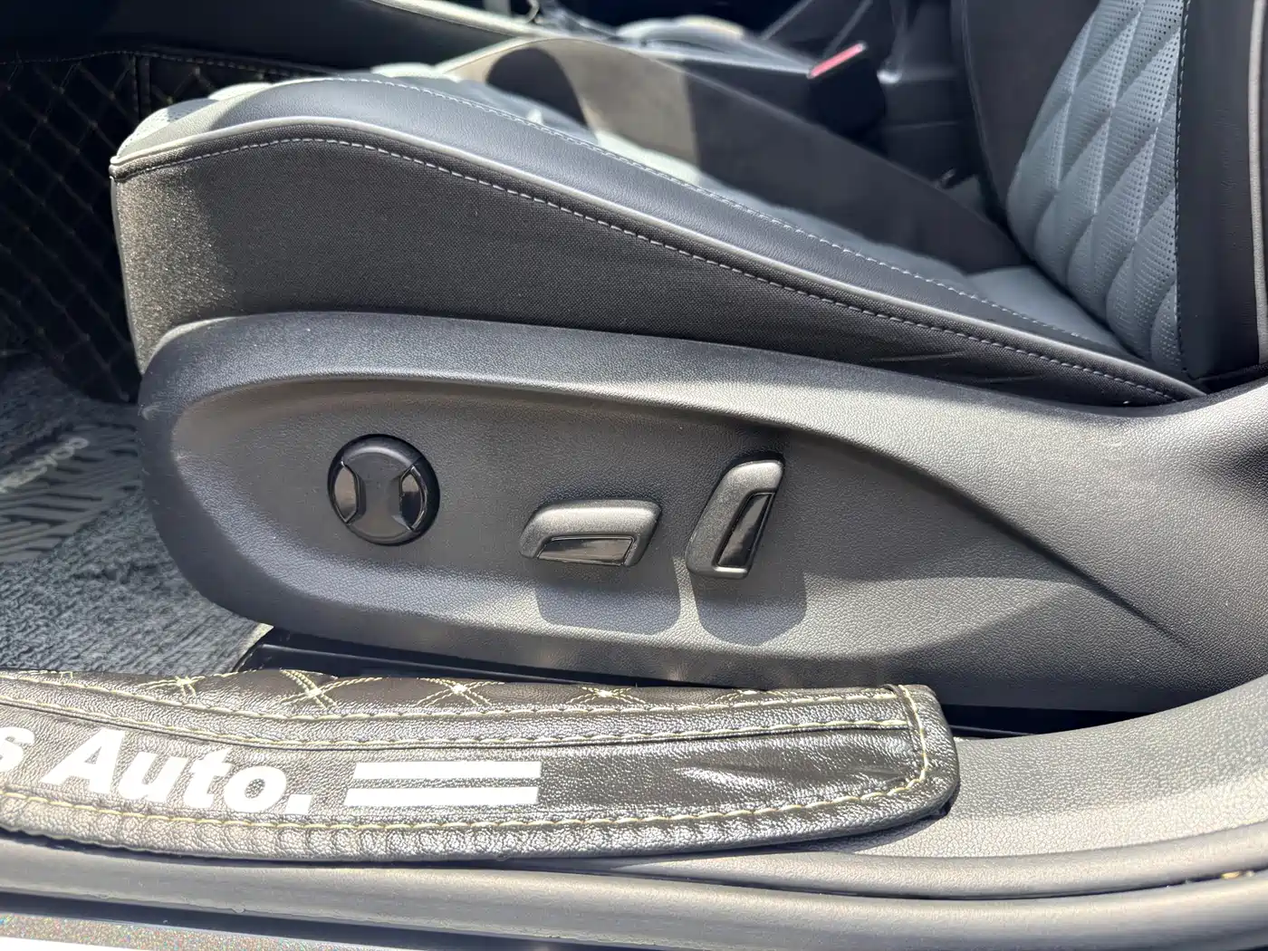 Volkswagen Sagitar 2023 300TSI DSG Excellence Edition фото 14