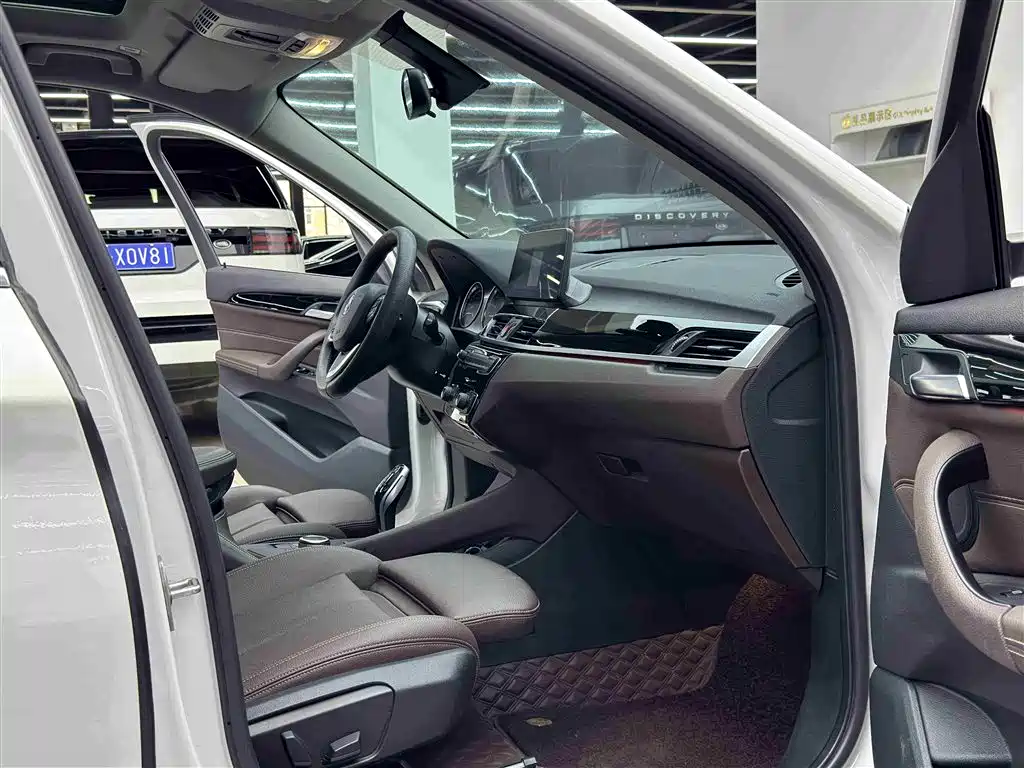 BMW X1 2020 sDrive25Li Leading Model фото 8