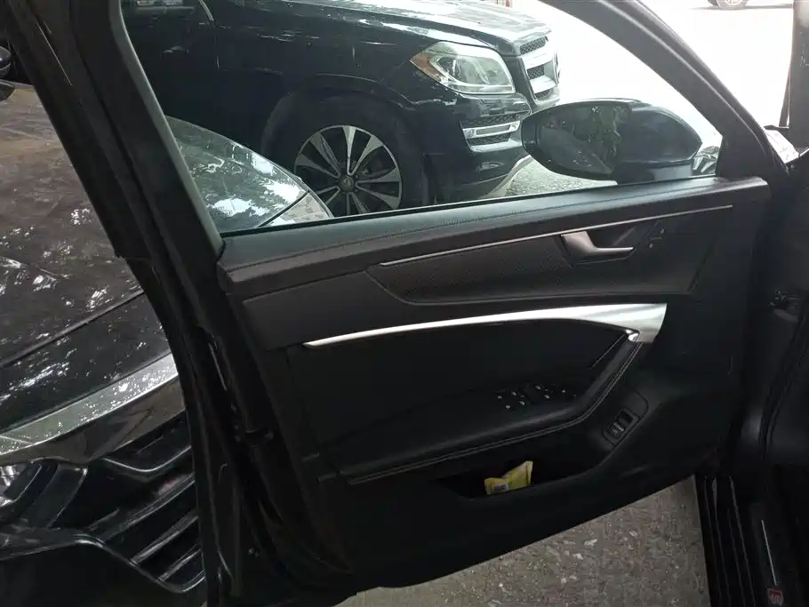 Audi A6L 2020 55 TFSI quattro Exclusive Dynamic фото 7