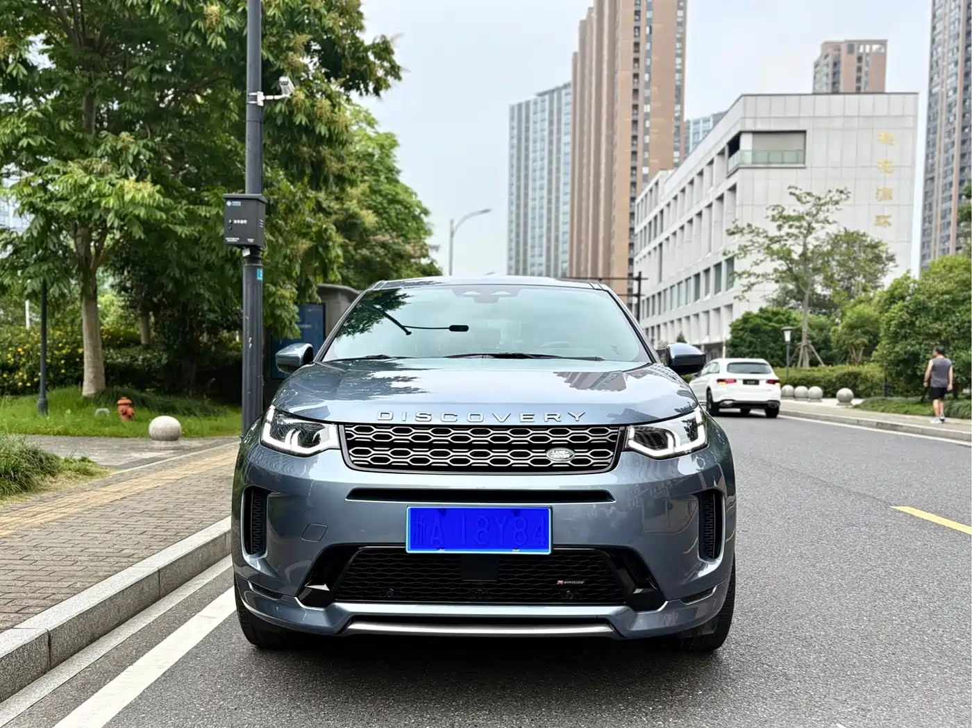Land Rover Discovery Sport 2023 249PS R-Dynamic S Performance Version фото 2