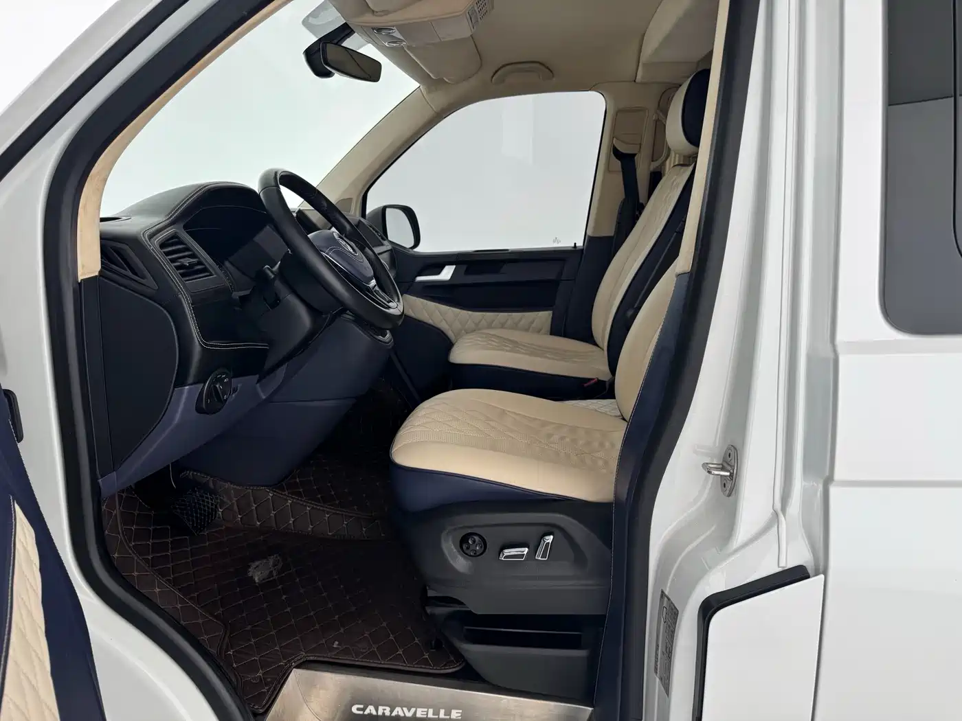 Volkswagen Caravelle 2019 2.0TSI 4WD Comfort 7-seater фото 4