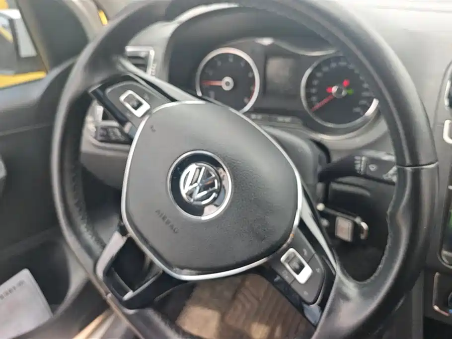 Volkswagen Polo 2016 1.6L Automatic Comfort фото 15