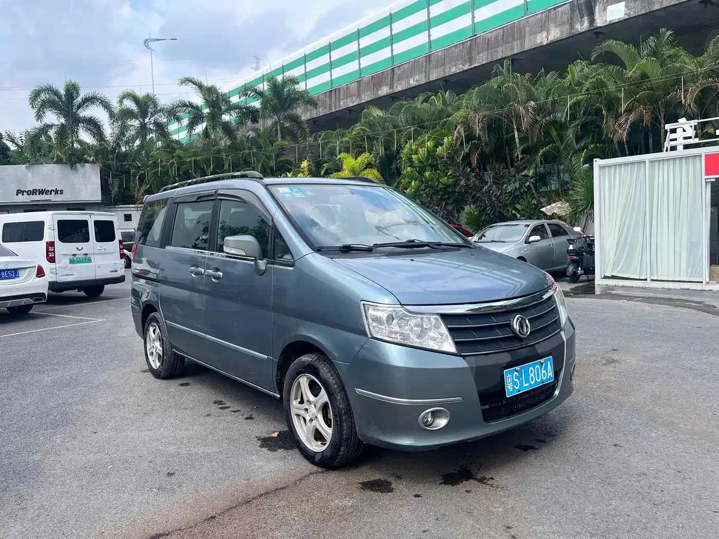 Dongfeng ZNA Shuaike 2013 2011 1.6L Manual Comfort 7-seater