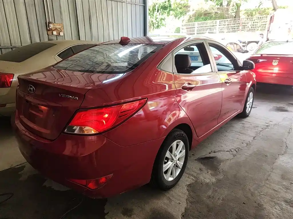 Hyundai Verna 2014 1.4L Manual Smart GLS фото 7