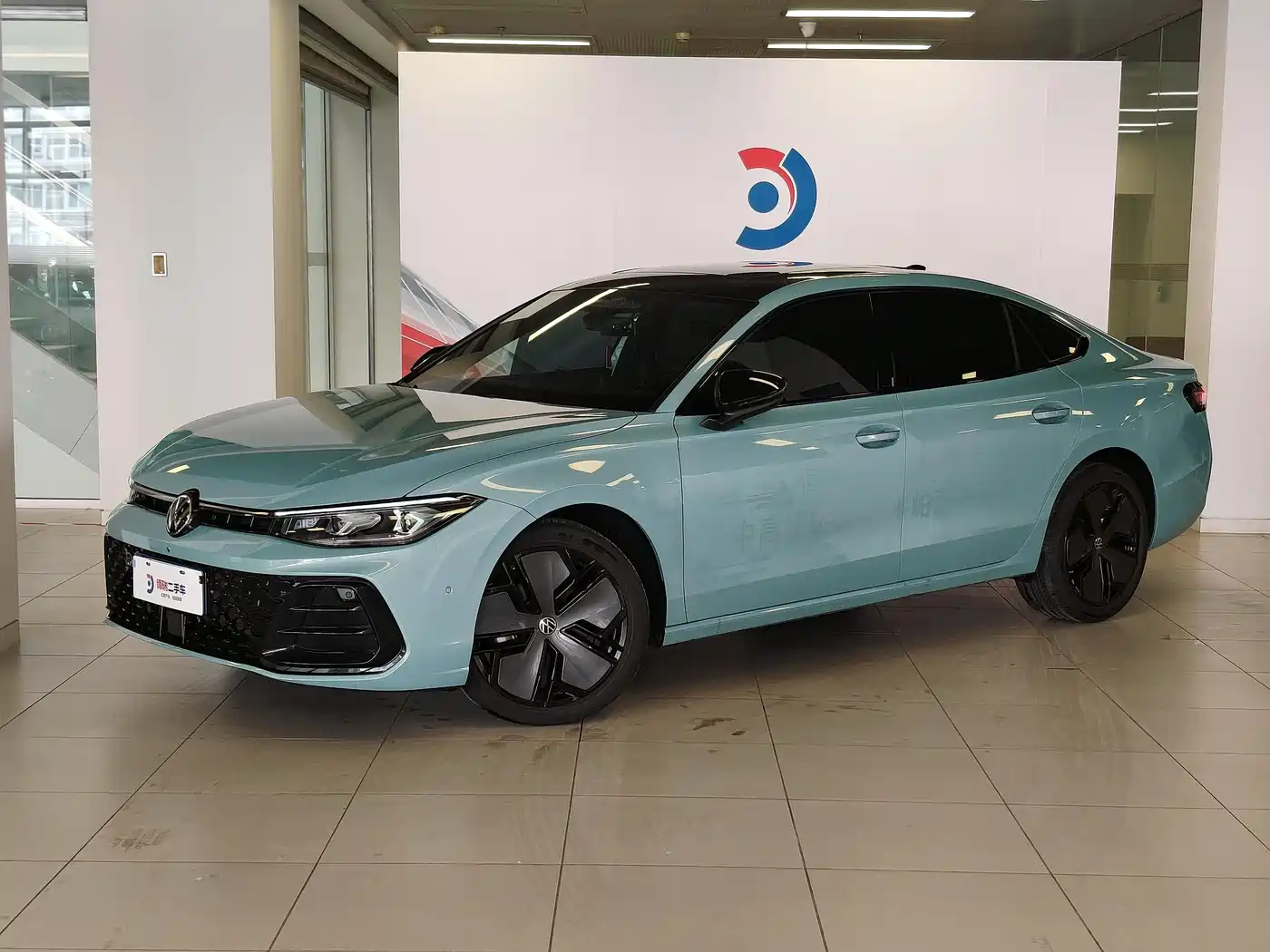 Volkswagen Passat 2025 Model Pro 380TSI Starlight Dragon Premium Edition