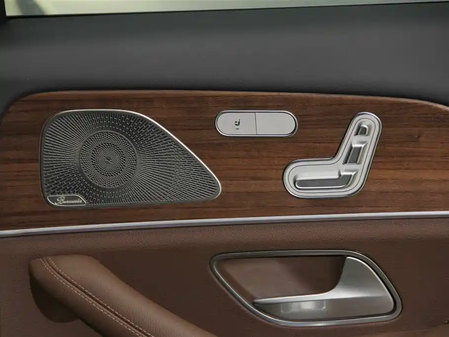 Mercedes-Benz GLE 2024 GLE 450 4MATIC Fashion фото 18