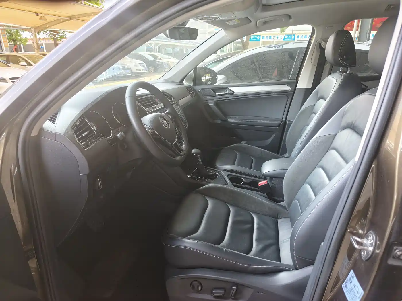 Volkswagen Tiguan L 2019 330TSI Automatic 2WD Smart Luxury Edition China VI фото 5