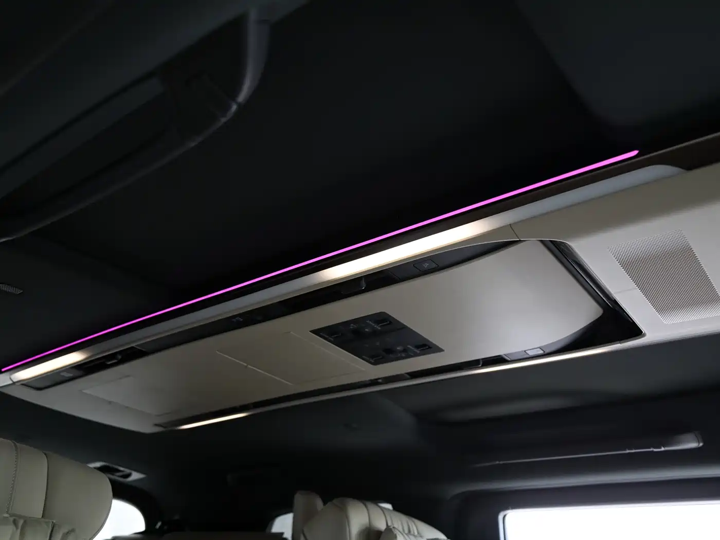 Toyota Vellfire 2024 Crown Hybrid 2.5L Executive Premium Edition фото 24