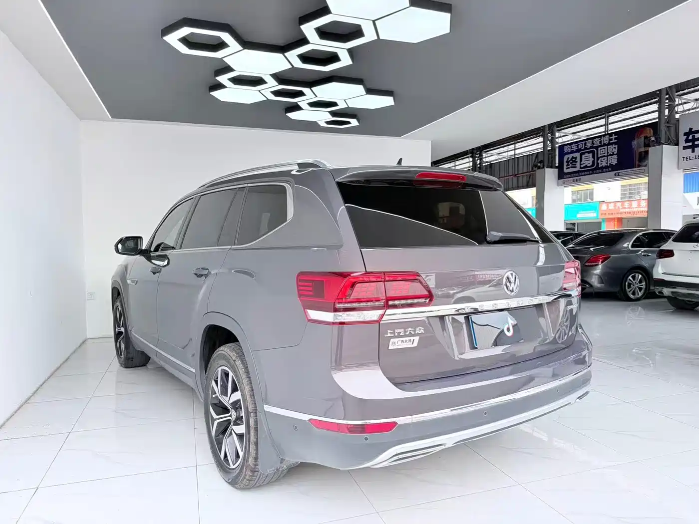 Volkswagen Teramont 2020 330TSI 2WD Luxury China VI фото 9