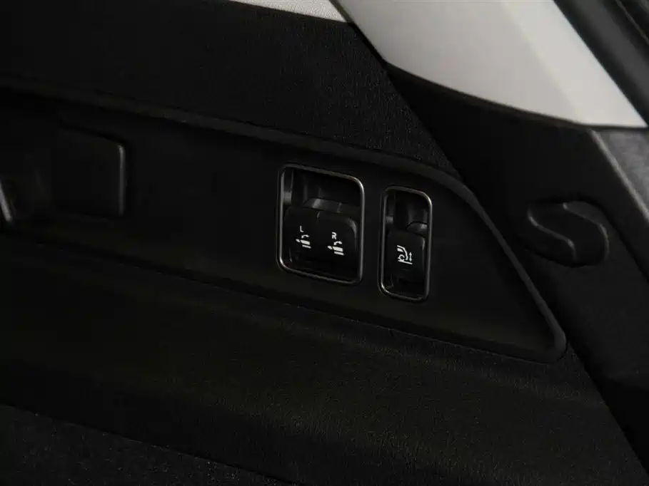 Mercedes-Benz GLE 2024 GLE 450 4MATIC Fashion фото 23