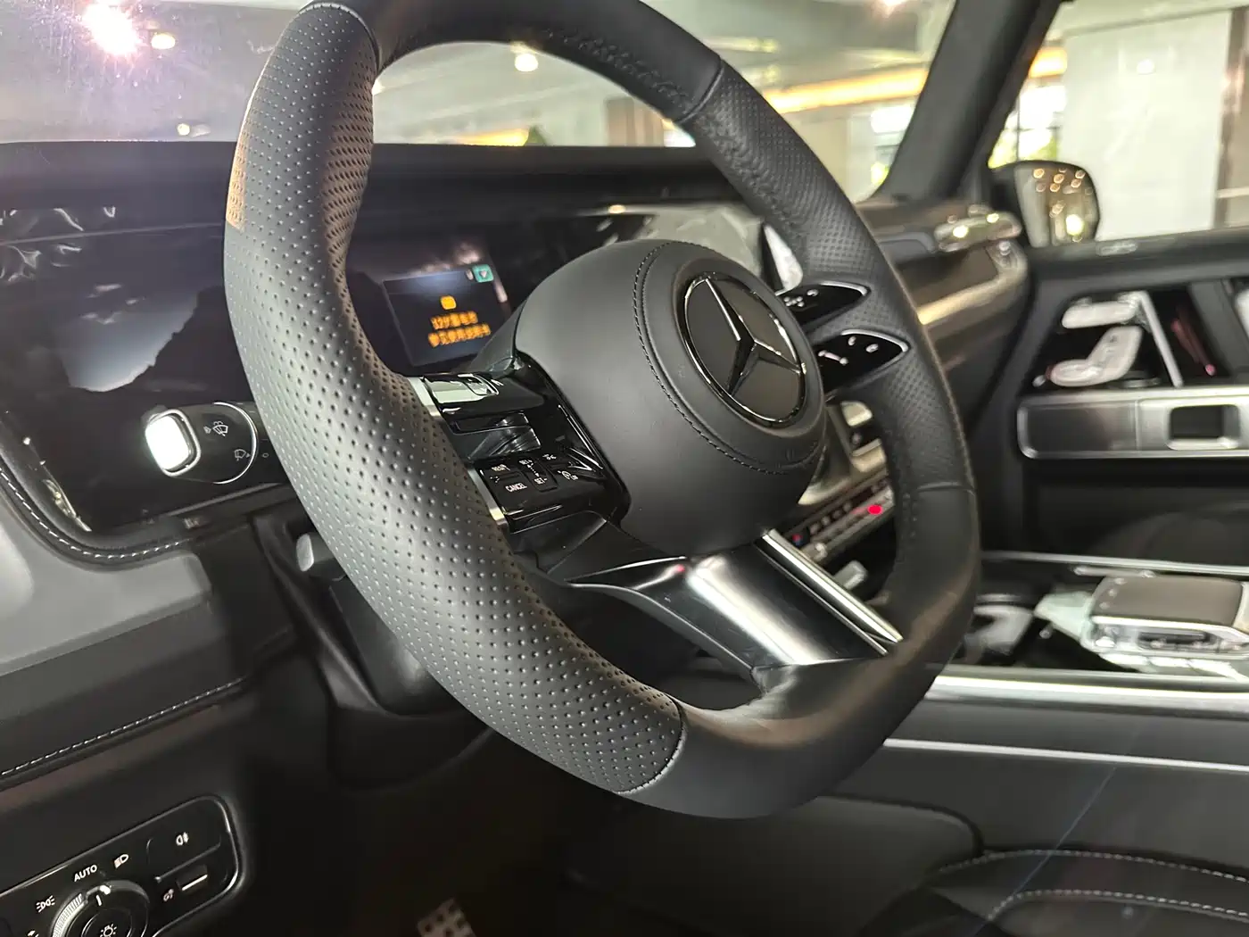 Mercedes-Benz G-Class 2026 Model G 500 фото 6