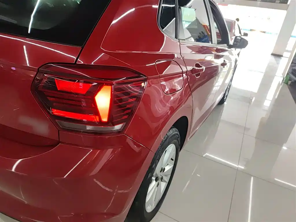Volkswagen Polo 2019 Plus 1.5L Automatic Panorama Enjoyment Edition фото 8
