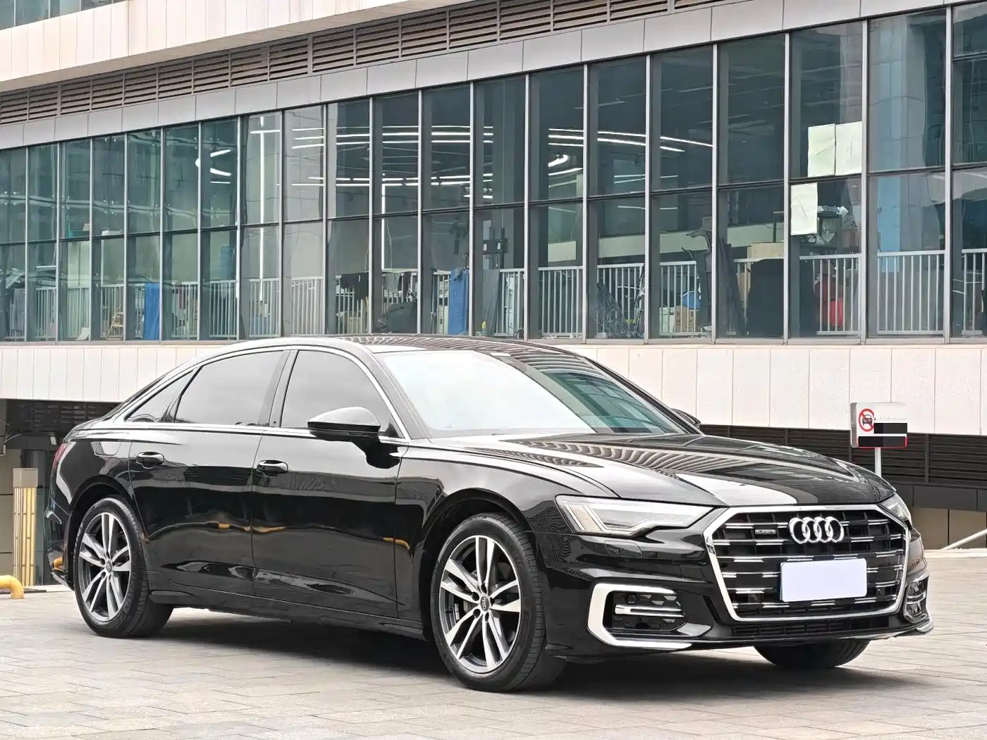 Audi A6L 2019 40 TFSI Luxury Dynamic фото 3