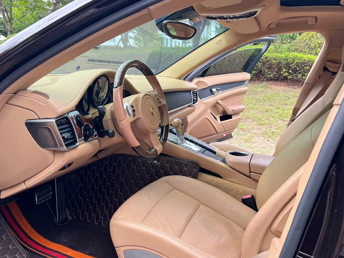 Porsche Panamera 2010 Panamera 4 3.6L фото 4