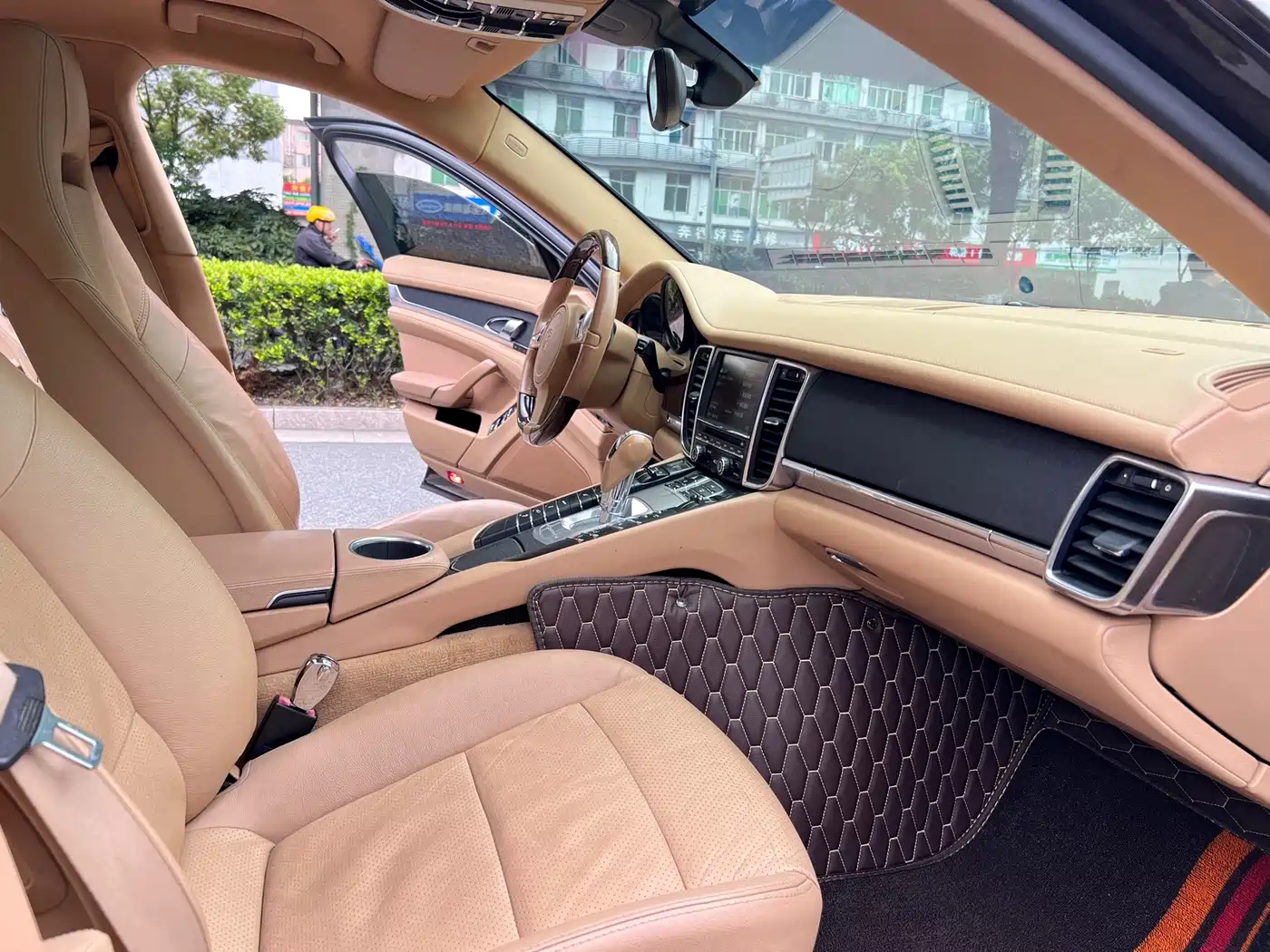 Porsche Panamera 2010 Panamera 4 3.6L фото 6