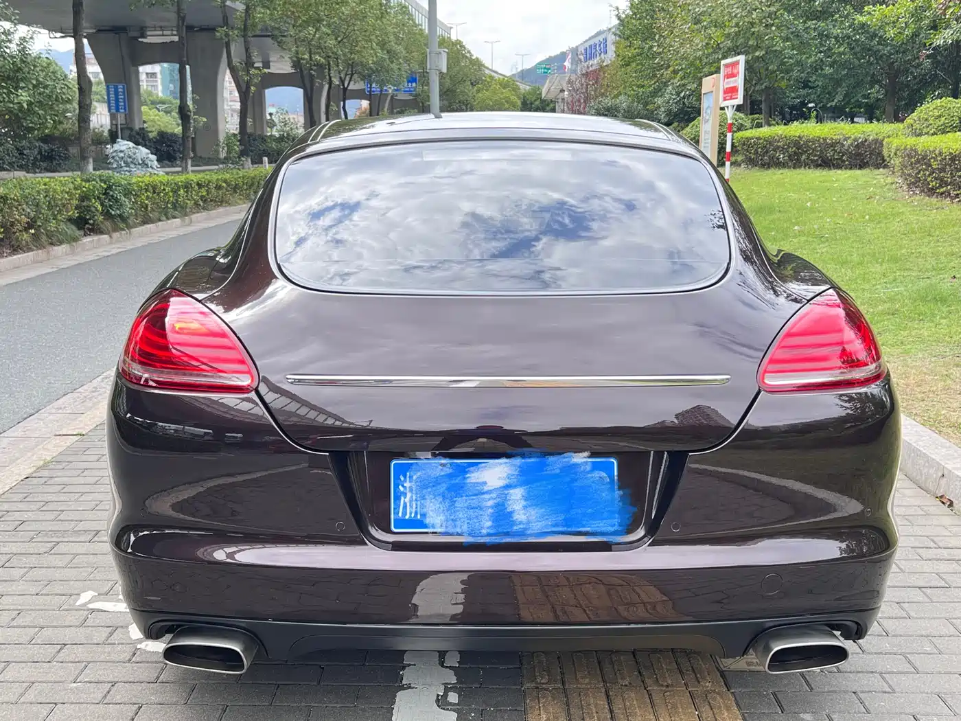 Porsche Panamera 2010 Panamera 4 3.6L фото 14
