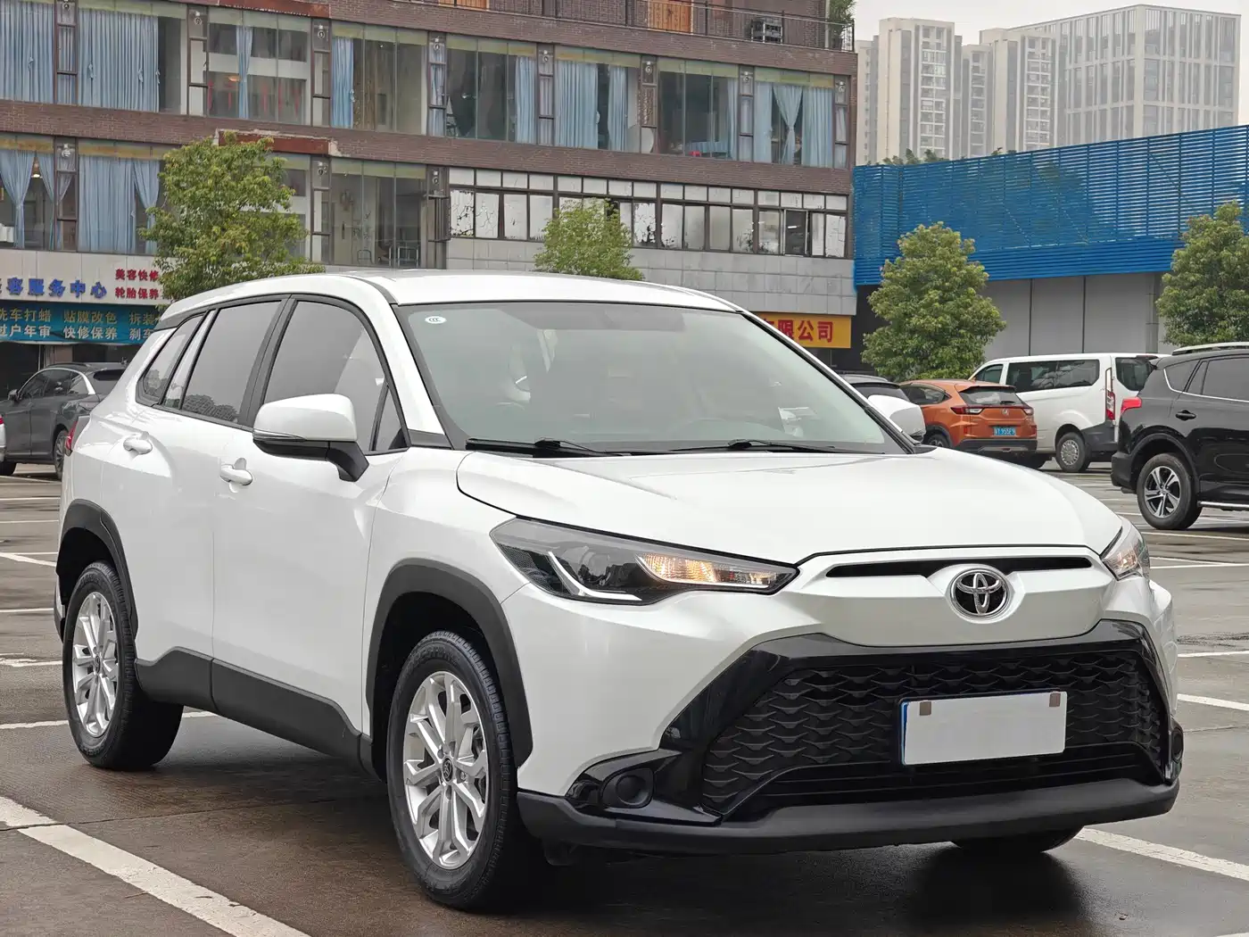 Toyota Frontlander 2024 2.0L CVT Elite Edition фото 3