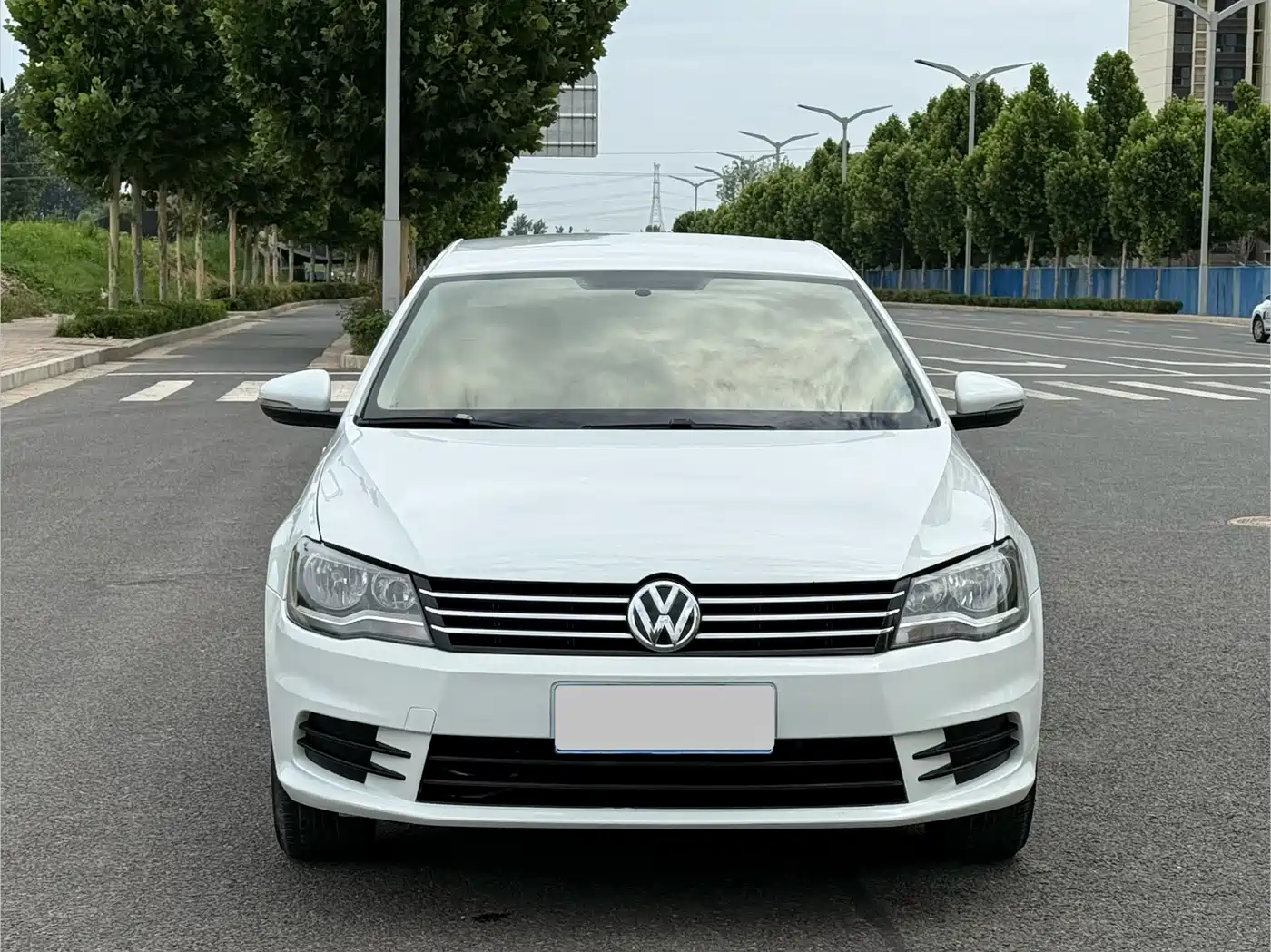 Volkswagen Bora 2014 1.6L Automatic Fashion Edition фото 2