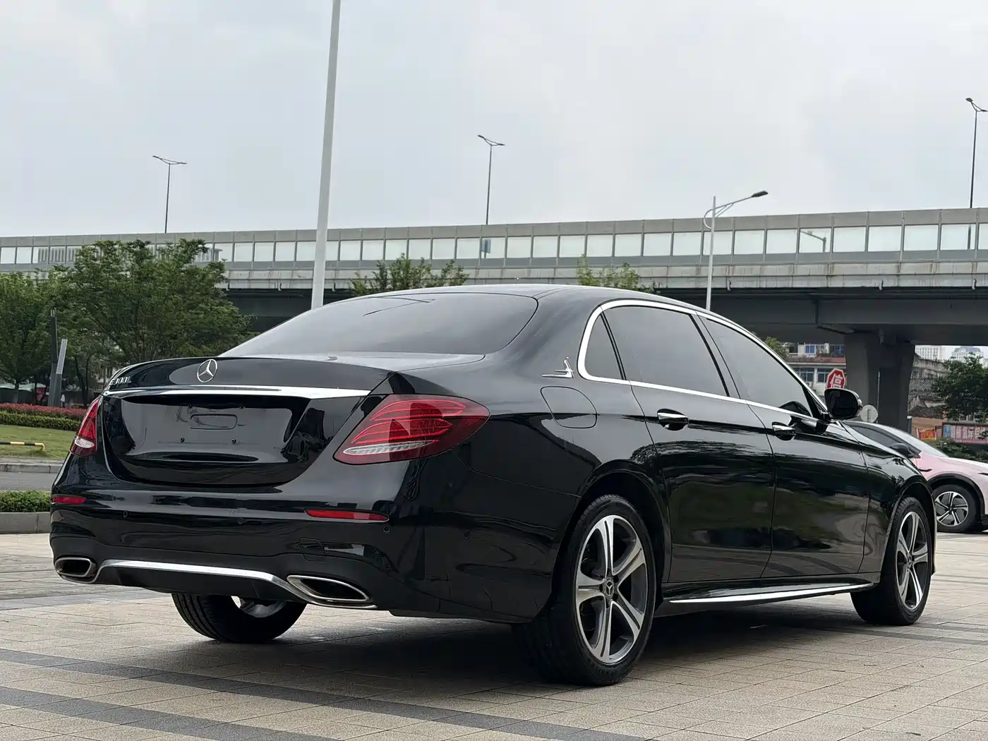 Mercedes-Benz E-Class 2016 E 200 L Sport Type фото 9