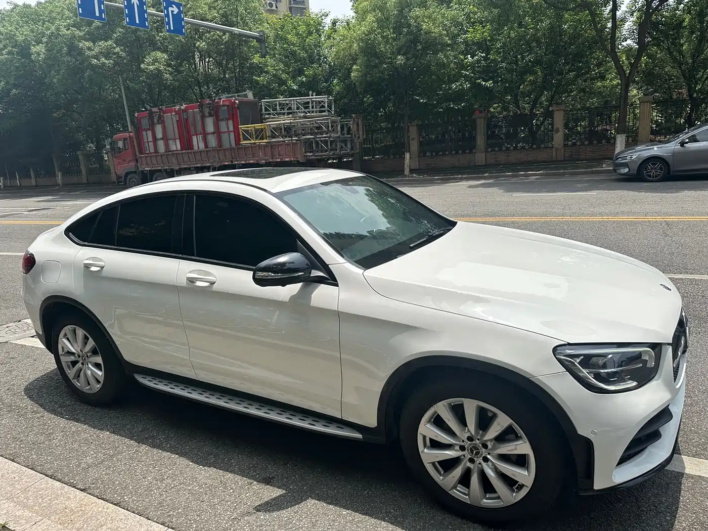 Mercedes-Benz GLC Coupe 2020 GLC 260 4MATIC Coupe SUV фото 3