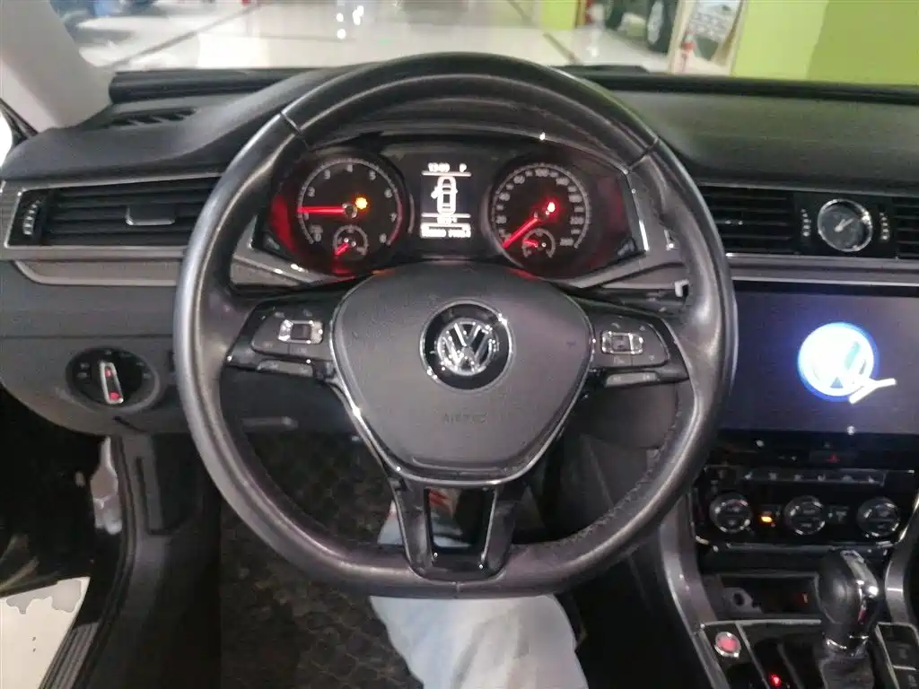 Volkswagen Passat 2017 330TSI DSG Prestige фото 11