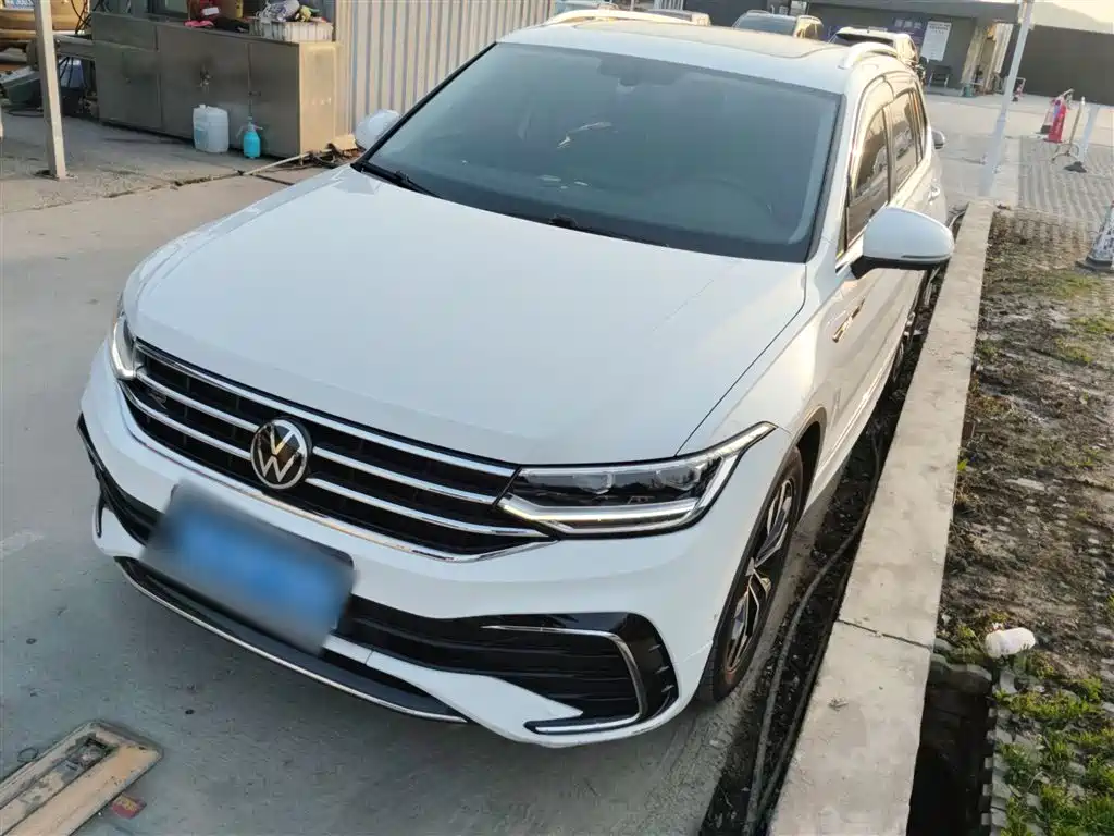 Volkswagen Tiguan L 2022 330TSI Auto 2WD R-Line Premium Edition