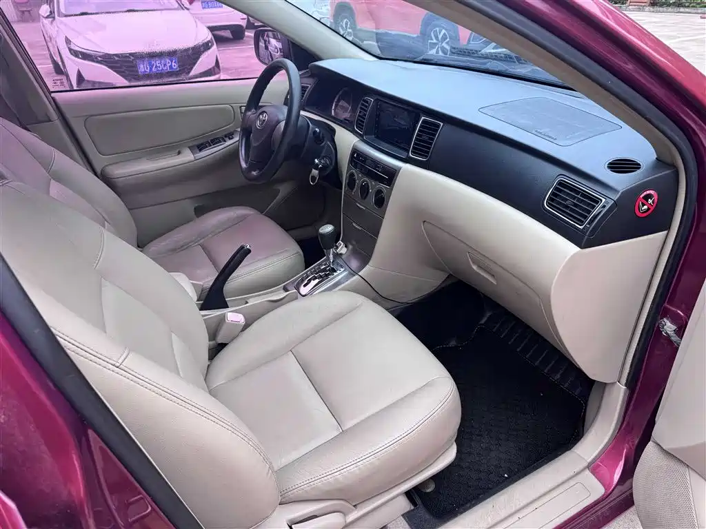 Toyota Corolla 2013 1.6L Automatic Luxury фото 14