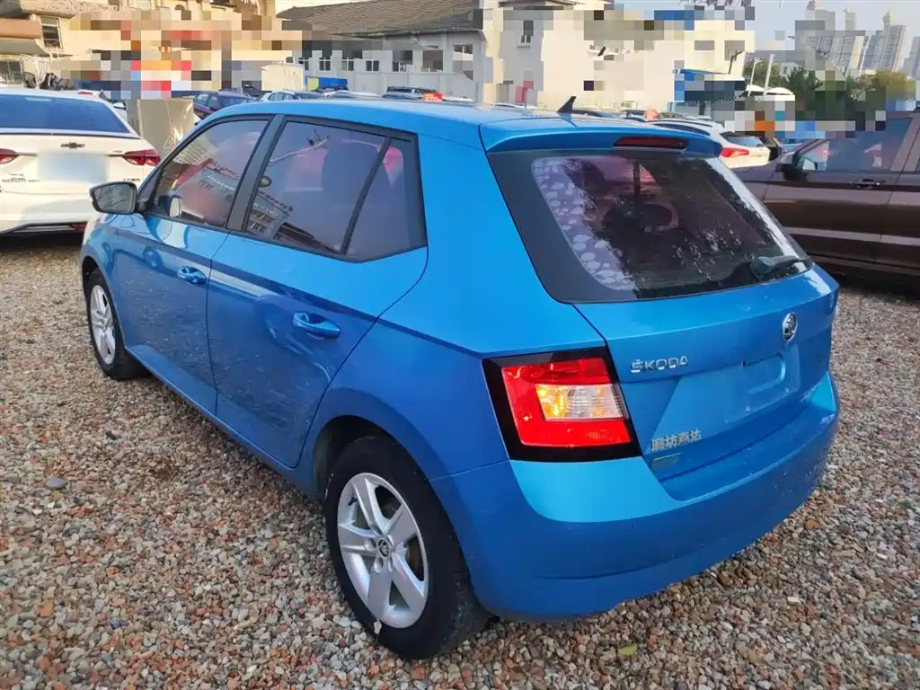 Škoda Fabia 2016 1.4L Automatic Car Enjoy Edition фото 23