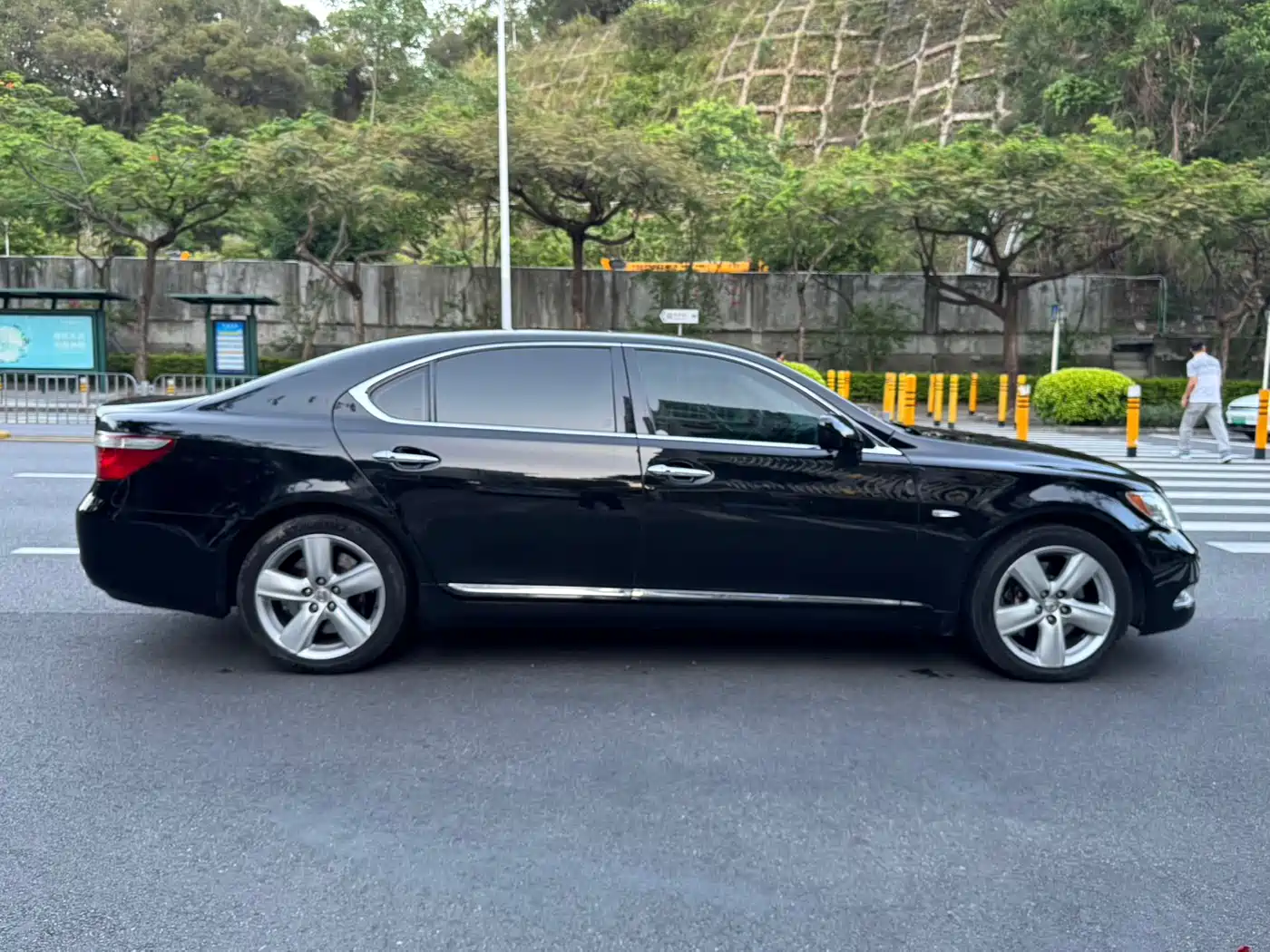 Lexus LS 2006 460L фото 4