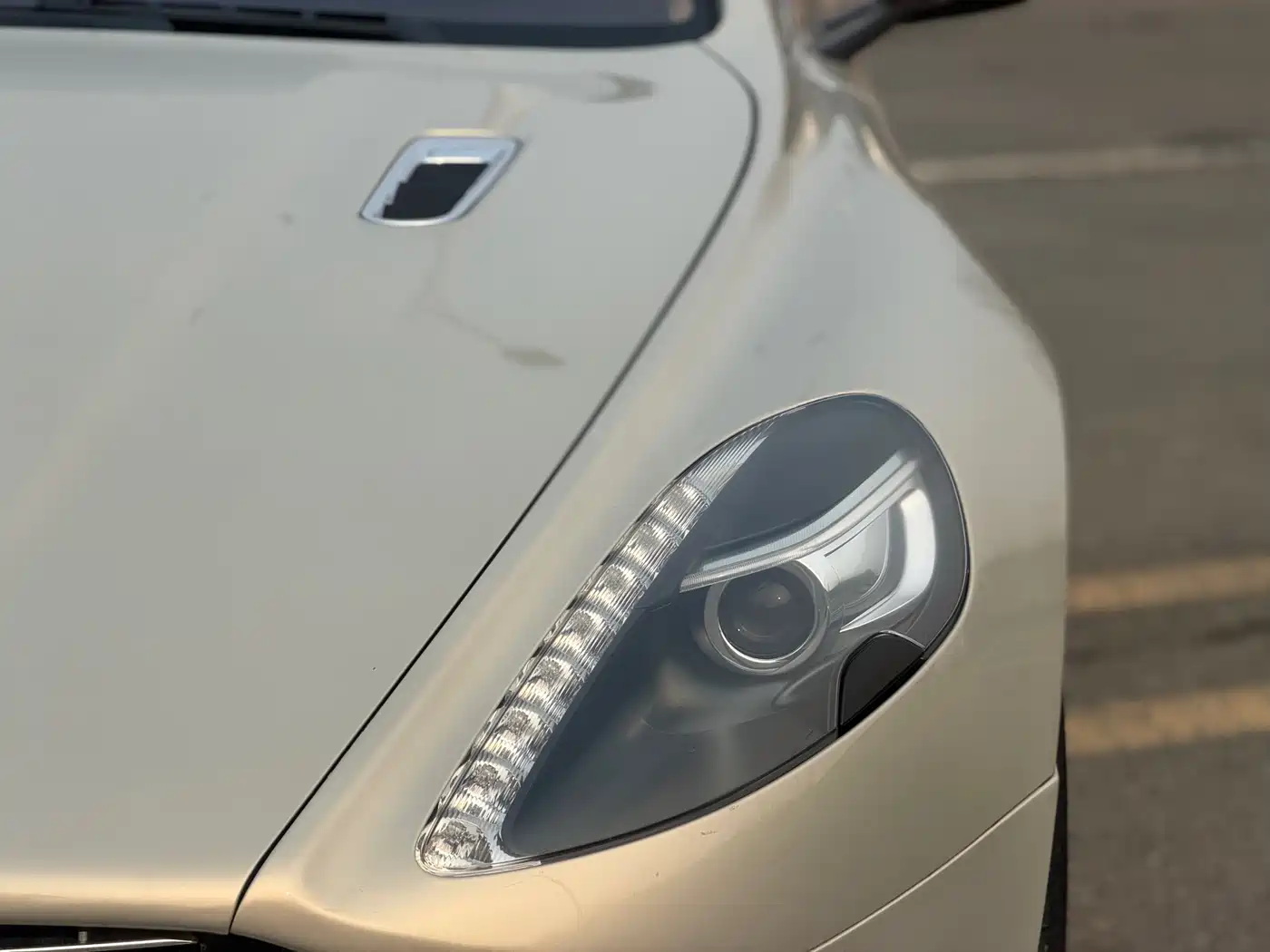 Aston Martin Rapide 2010 6.0L фото 4
