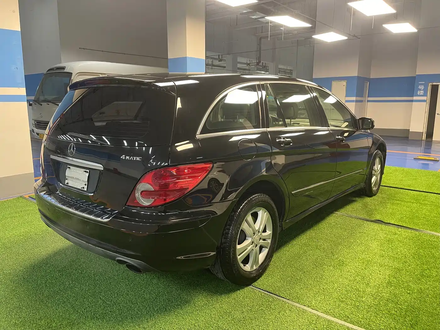 Mercedes-Benz R-Class 2010 R 350 L 4MATIC Grand Edition фото 36