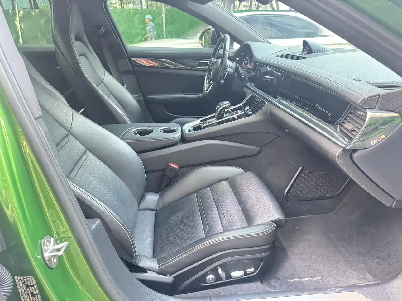 Porsche Panamera 2020 Panamera 10th Anniversary Edition 2.9T фото 29