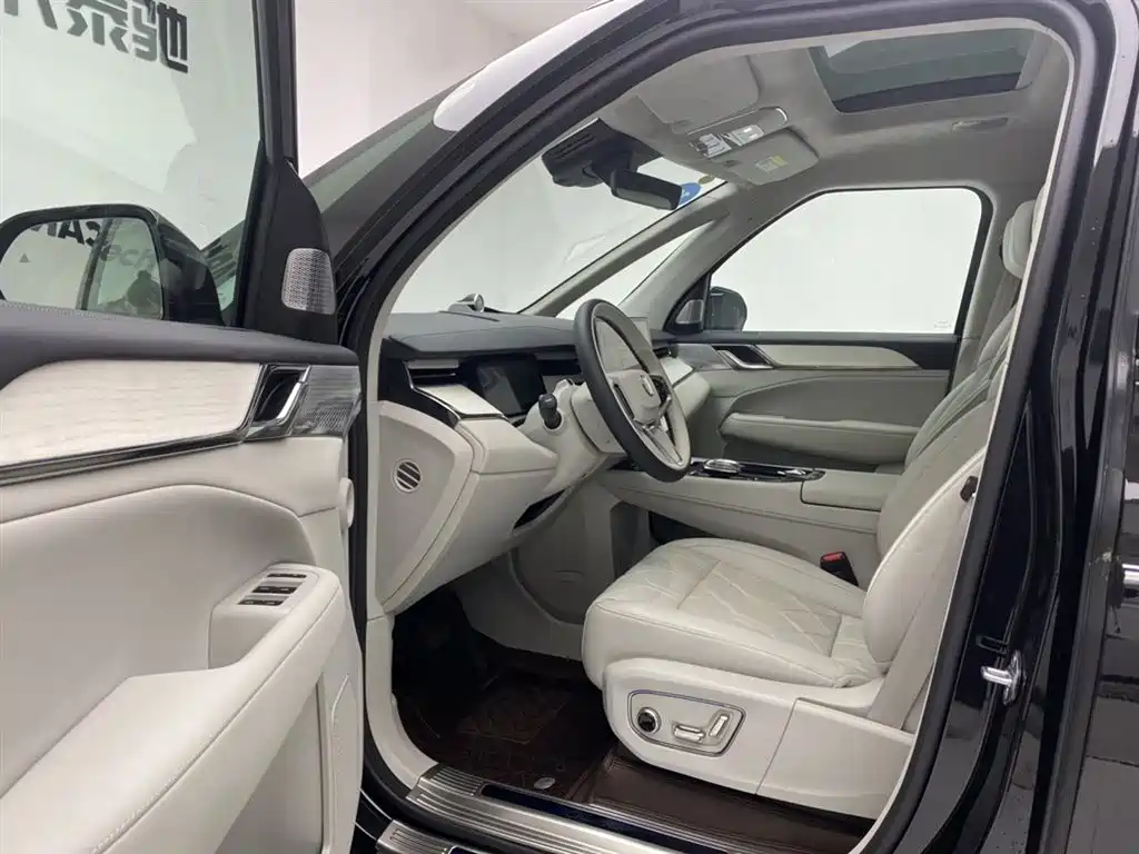 Volvo EM90 2026 2025 Ultra Six-Seater