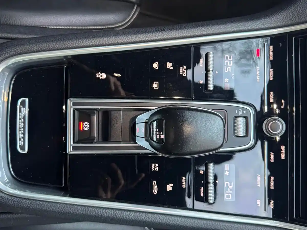 Porsche Panamera 2020 Panamera 10th Anniversary Edition 2.9T фото 17