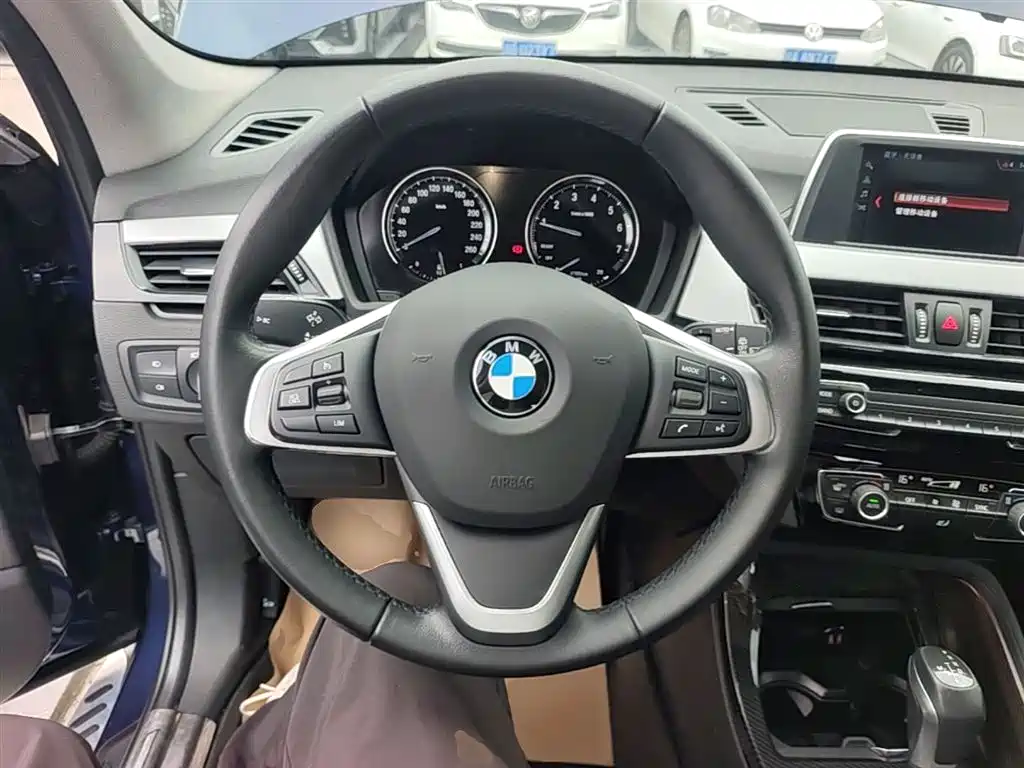 BMW X1 2019 sDrive18Li Fashion Model фото 11