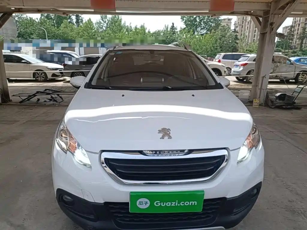 Peugeot 2008 2014 1.6L Automatic Trend Edition фото 3