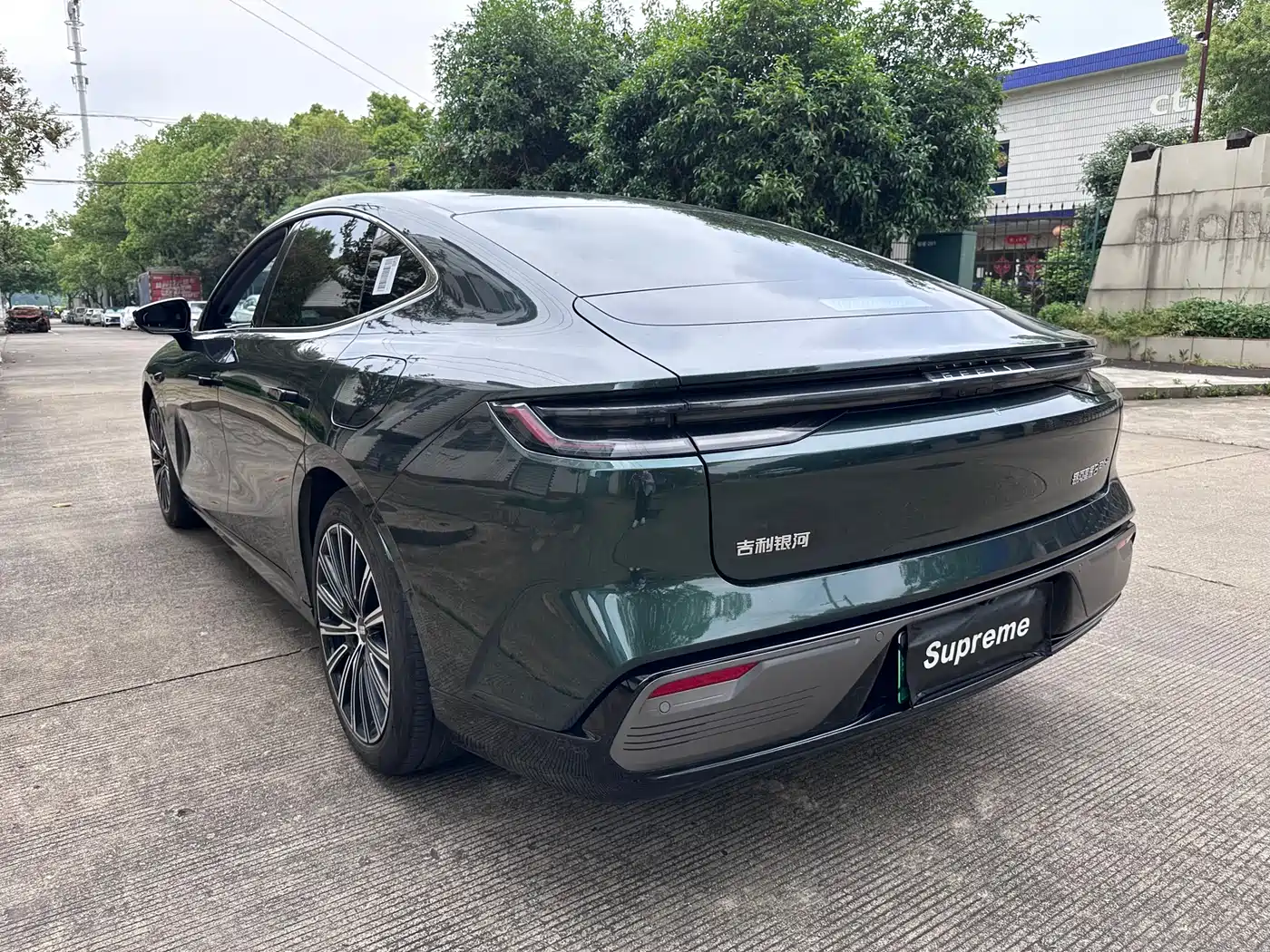 Geely Galaxy Galaxy Xingyao 8 2025 Model 60km EM-i Luxury Edition фото 15