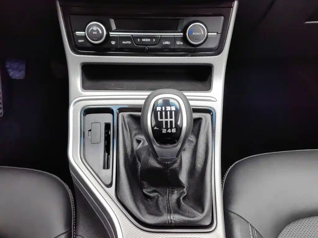 Photo 13 - Geely Emgrand GL