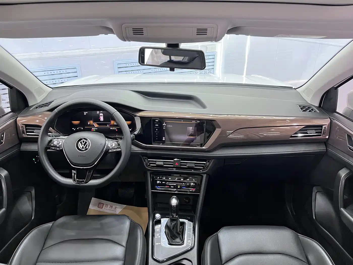 Volkswagen Tharu 2022 280TSI FWD Luxury Edition фото 14