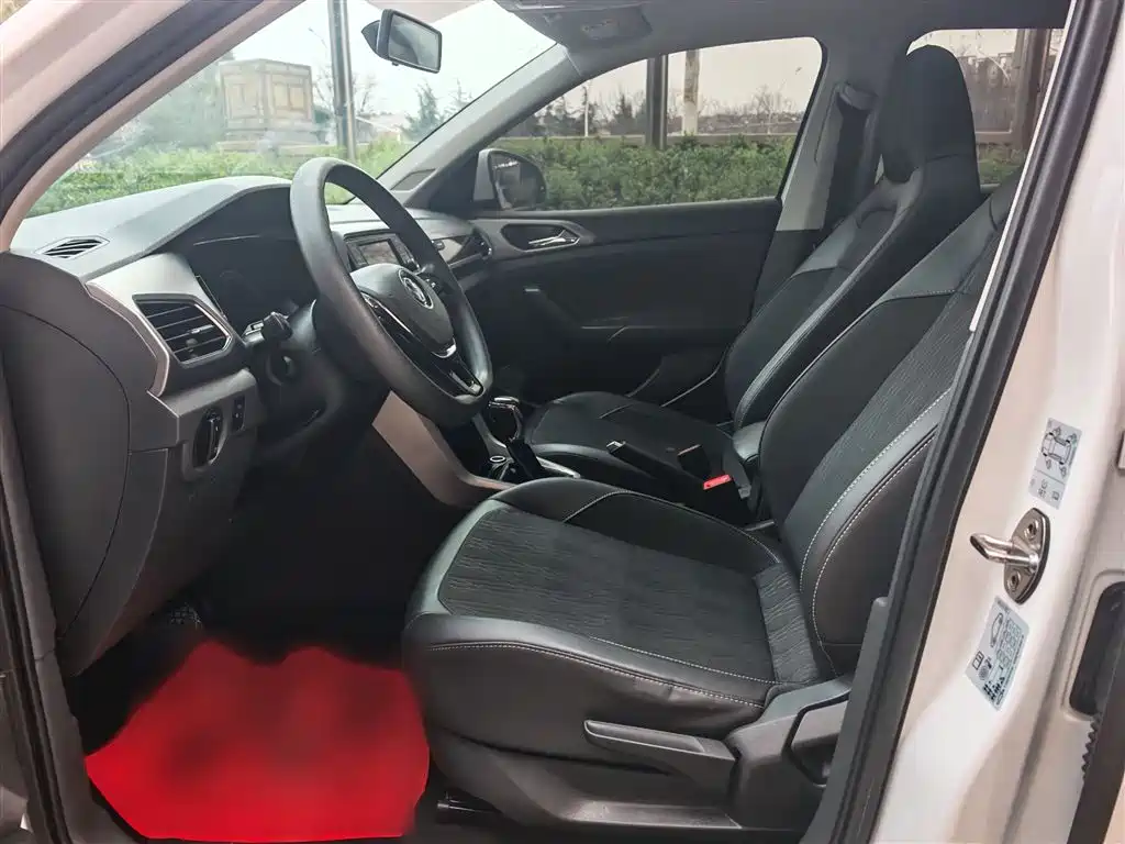Volkswagen T-Cross 2019 1.5L Automatic Comfort Edition фото 12