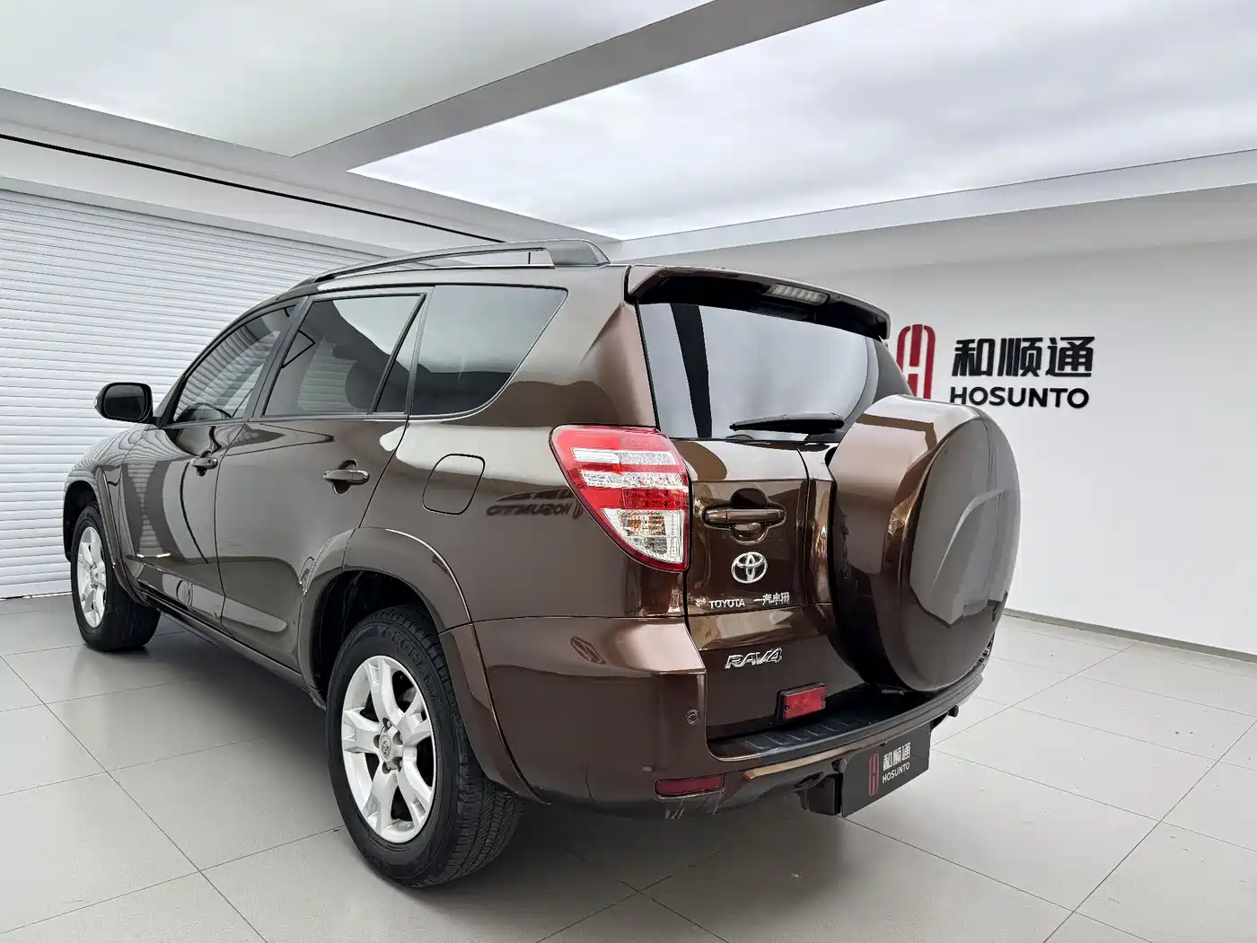 Toyota RAV4 Rongfang 2011 2.0L Automatic Luxury Edition фото 9