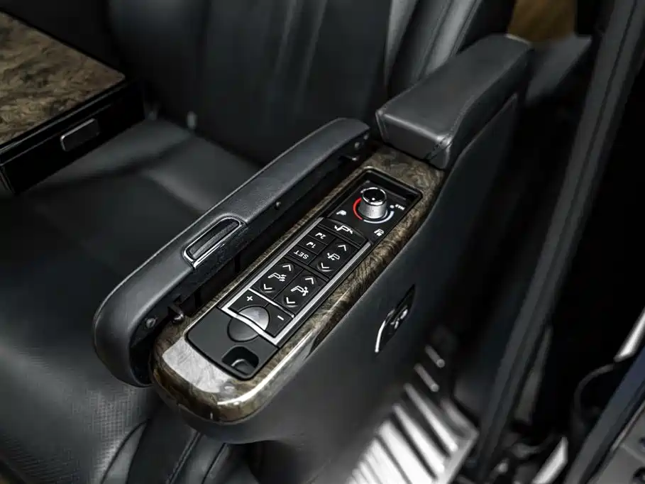 Toyota Vellfire 2021 Crown Hybrid 2.5L HV Premium Edition фото 25