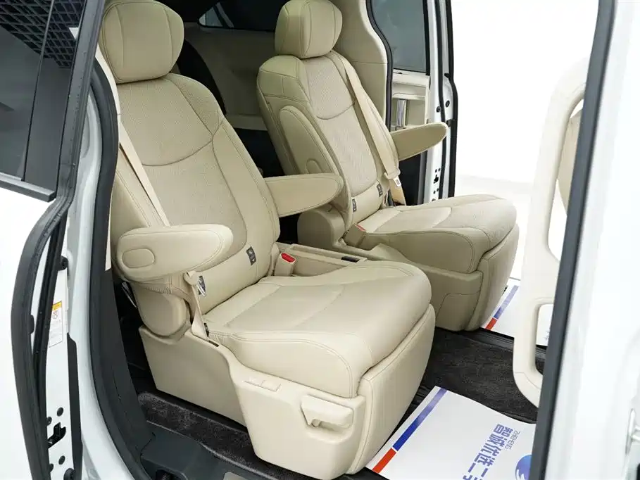 Toyota Sienna 2021 2.5L Hybrid Ultimate Edition фото 27